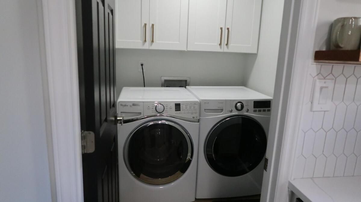 Ballantyne 3br House, Privateyard, Work Desk & 1 Gig Wi-fi