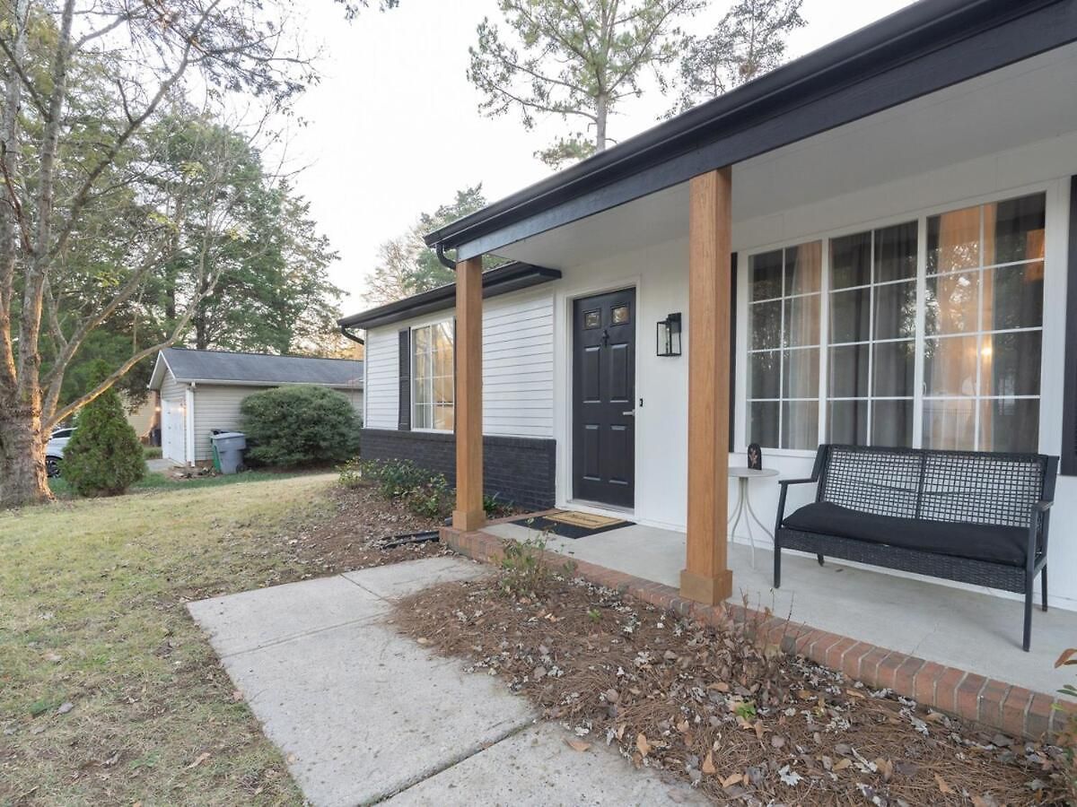 Ballantyne 3br House, Privateyard, Work Desk & 1 Gig Wi-fi * Charlotte