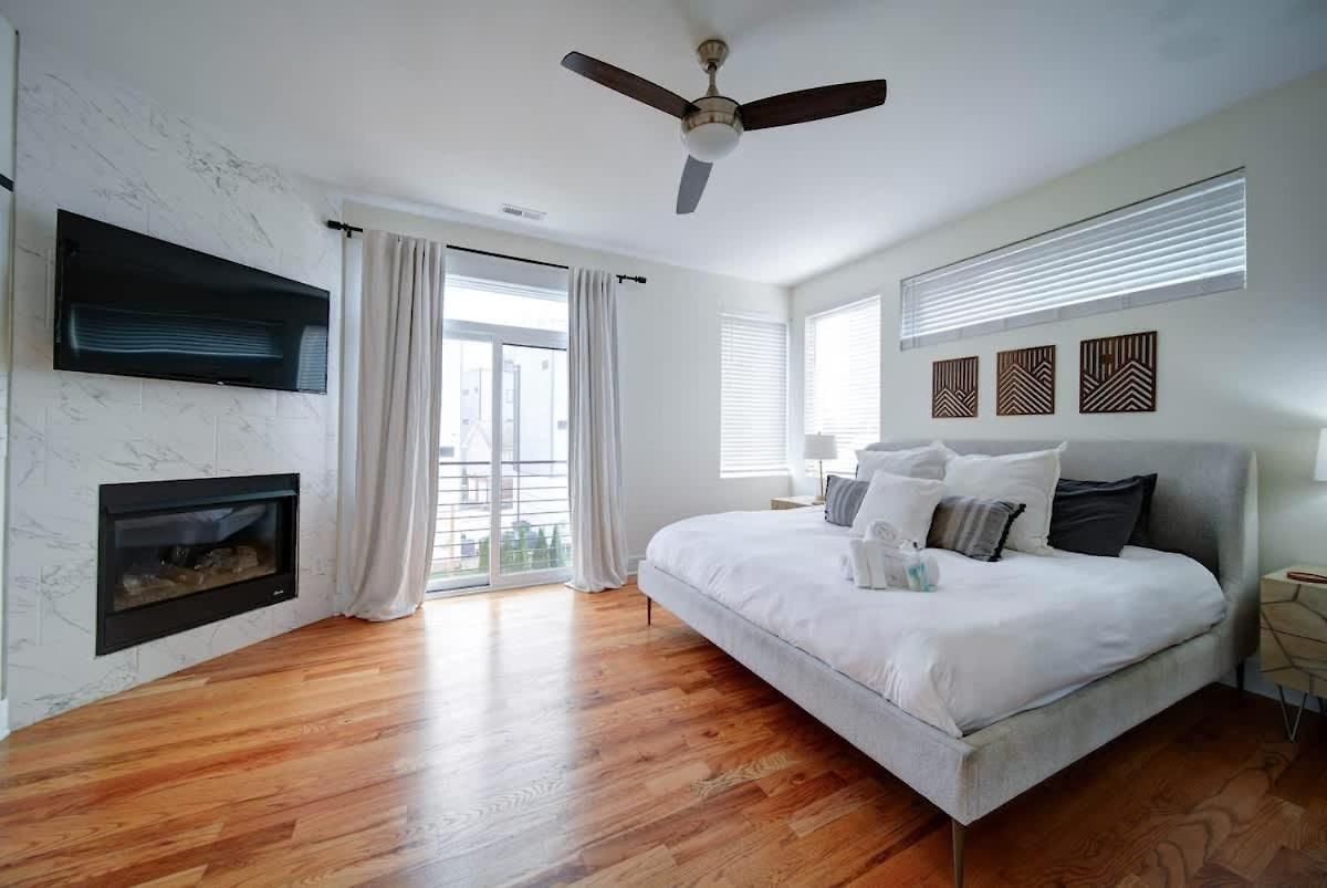 Luxe Townhome Rooftop Hot Tub Parking *
