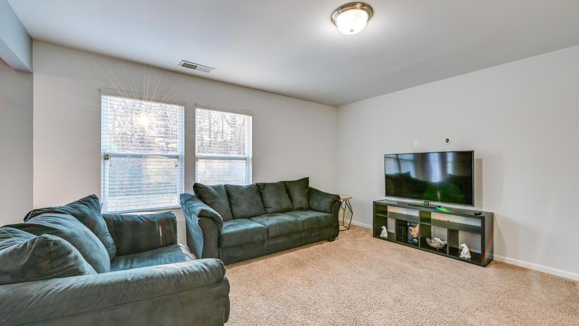 Pet-friendly Just Outside Downtown Charlotte! Holiday home