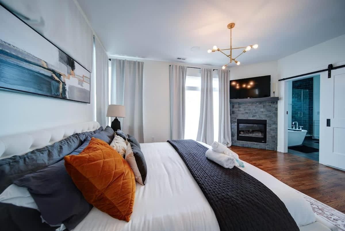 Modern Rooftop Townhome W Hot Tub & Skyline Views Holiday home Charlotte