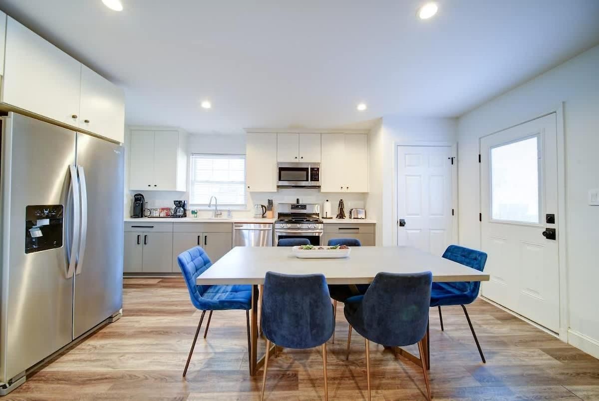 Stylish 4br - Modern & Bright Interior