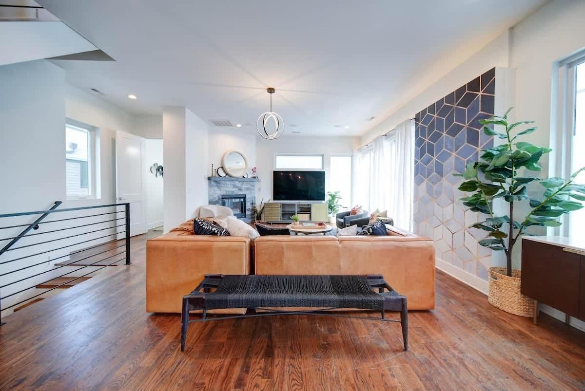 Modern Rooftop Townhome W Hot Tub & Skyline Views Holiday home