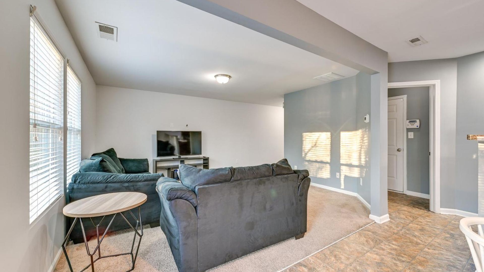 Pet-friendly Just Outside Downtown Charlotte!