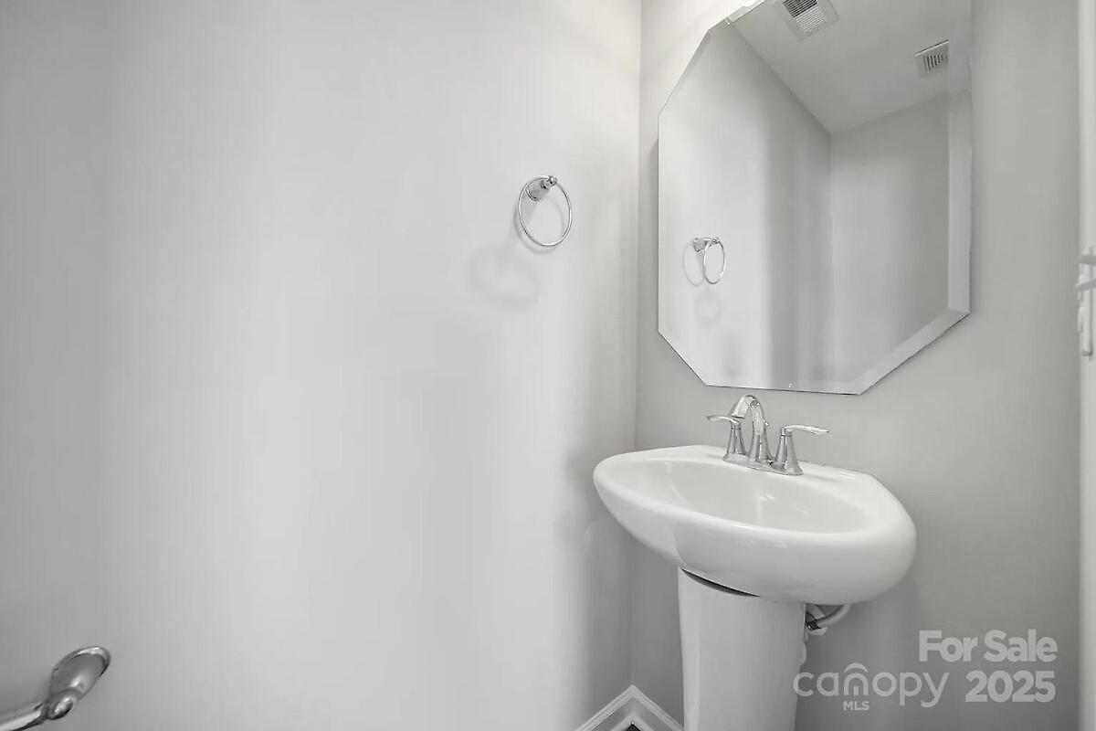 Holiday home Spacious 4 Bedroom House In Area Close To Pnc Pavilion Charlotte