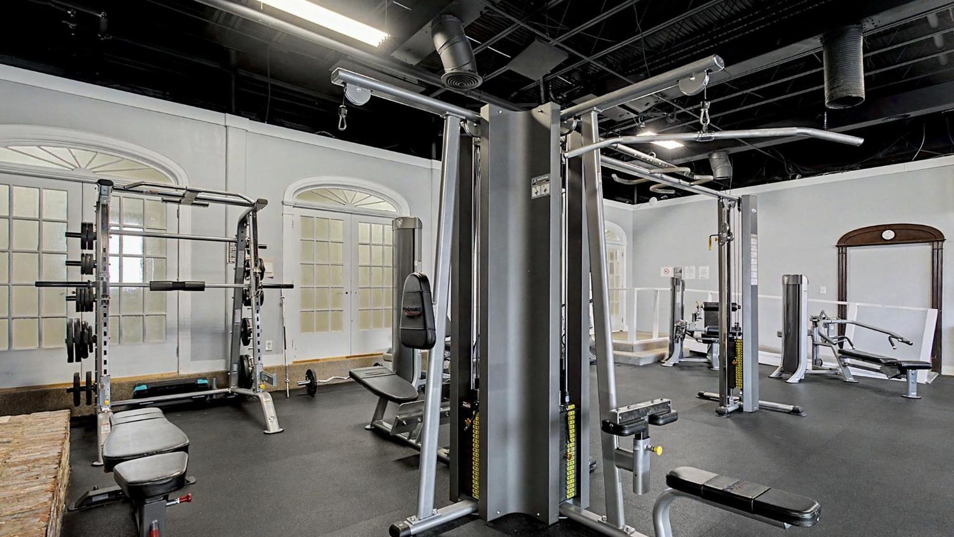 Aparthotel Lux Mins To Atrium Health And Downtown Airport 3*