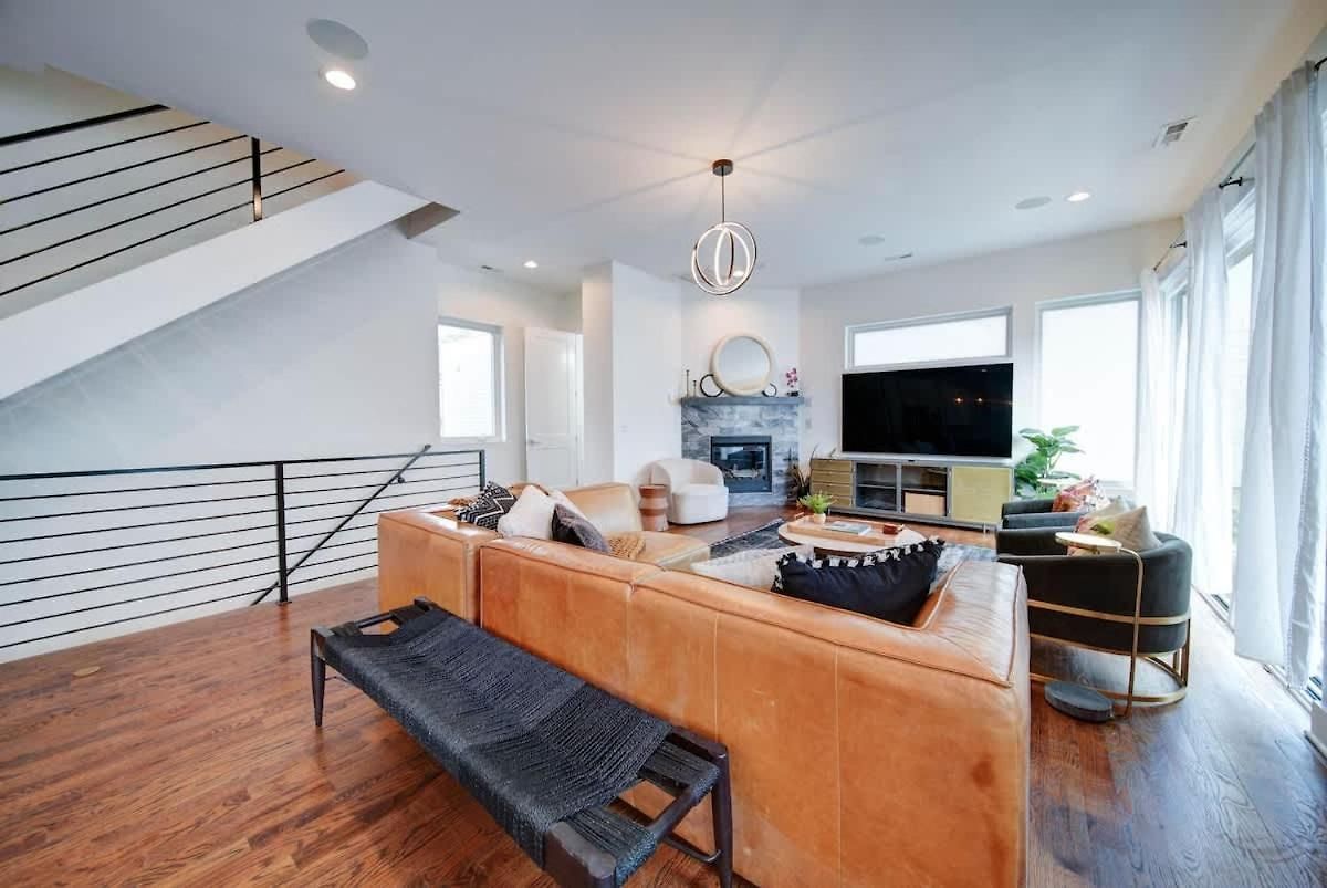 Modern Rooftop Townhome W Hot Tub & Skyline Views Holiday home Charlotte