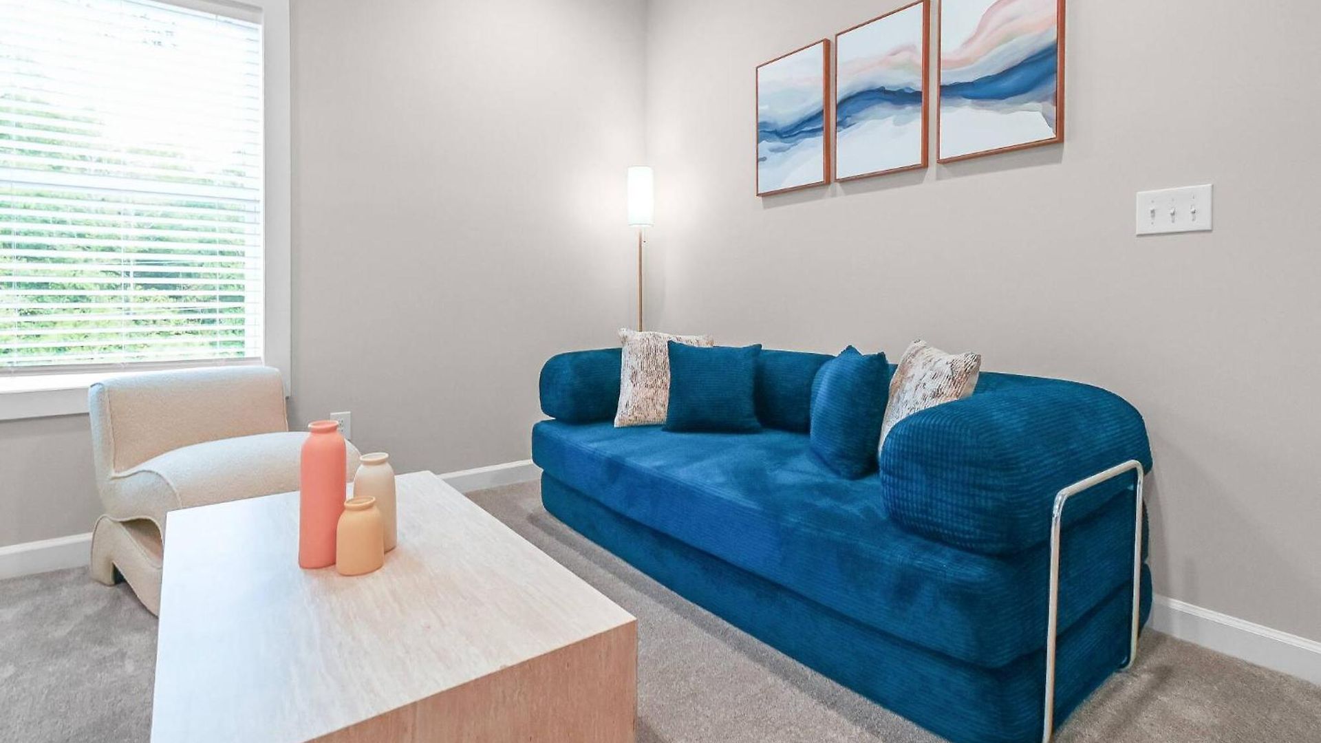 Holiday home Spacious 3-bedroom With Workspace Near Uptown & Airport