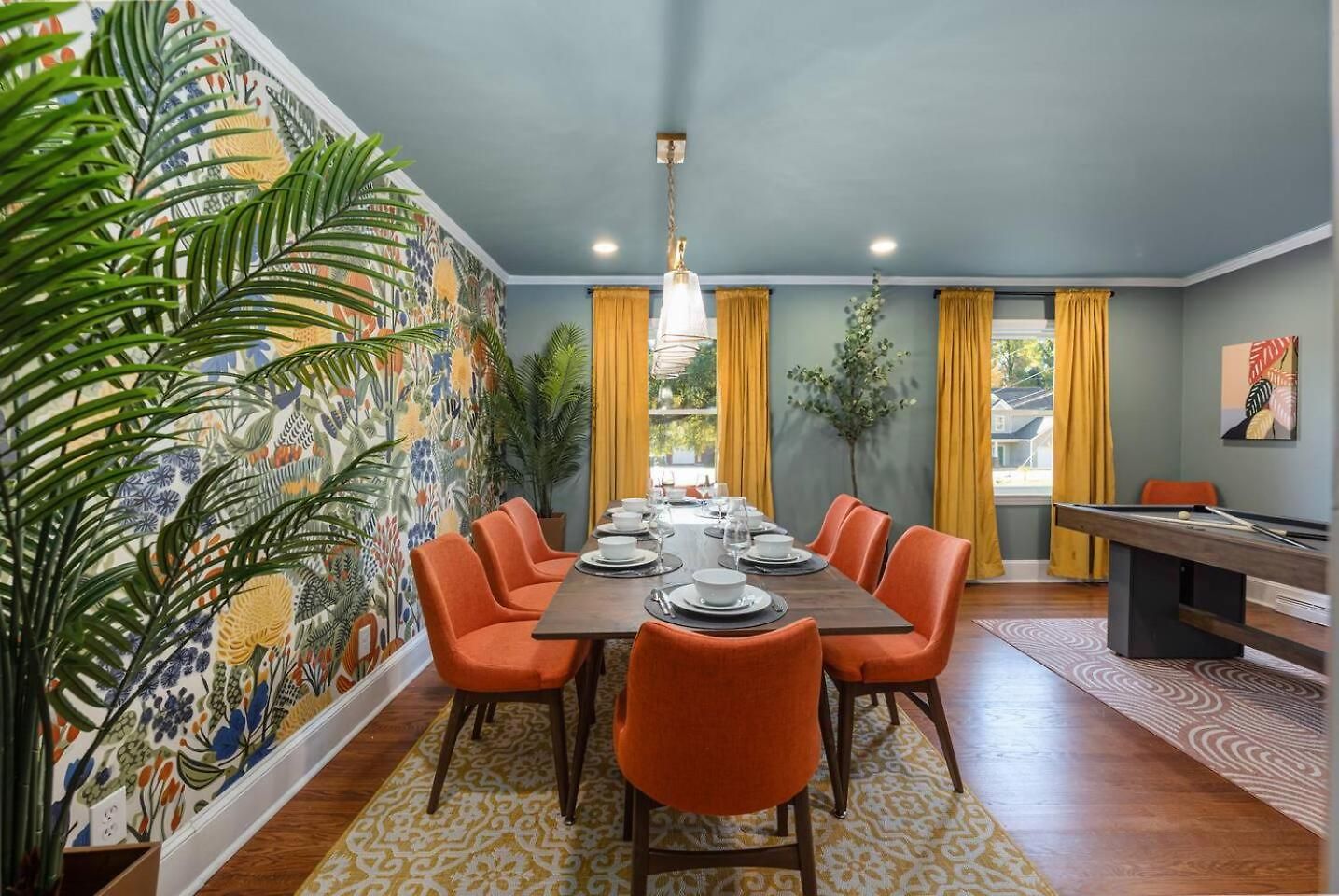 Pool Oasis With Hot Tub, Pickleball Court And Games Near Uptown Holiday home