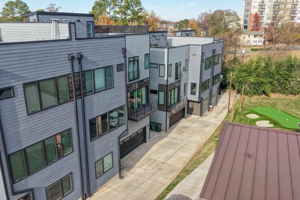 Modern Rooftop Townhome W Hot Tub & Skyline Views Charlotte