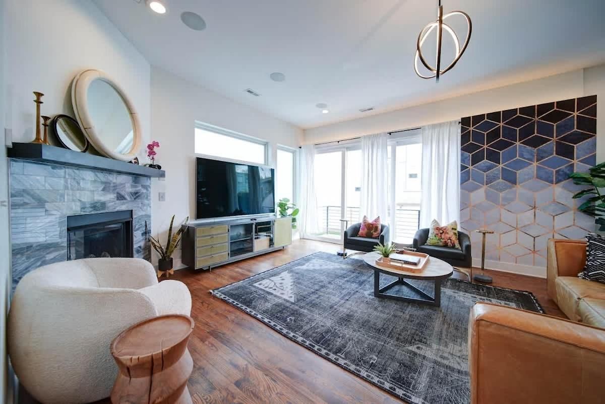 Modern Rooftop Townhome W Hot Tub & Skyline Views