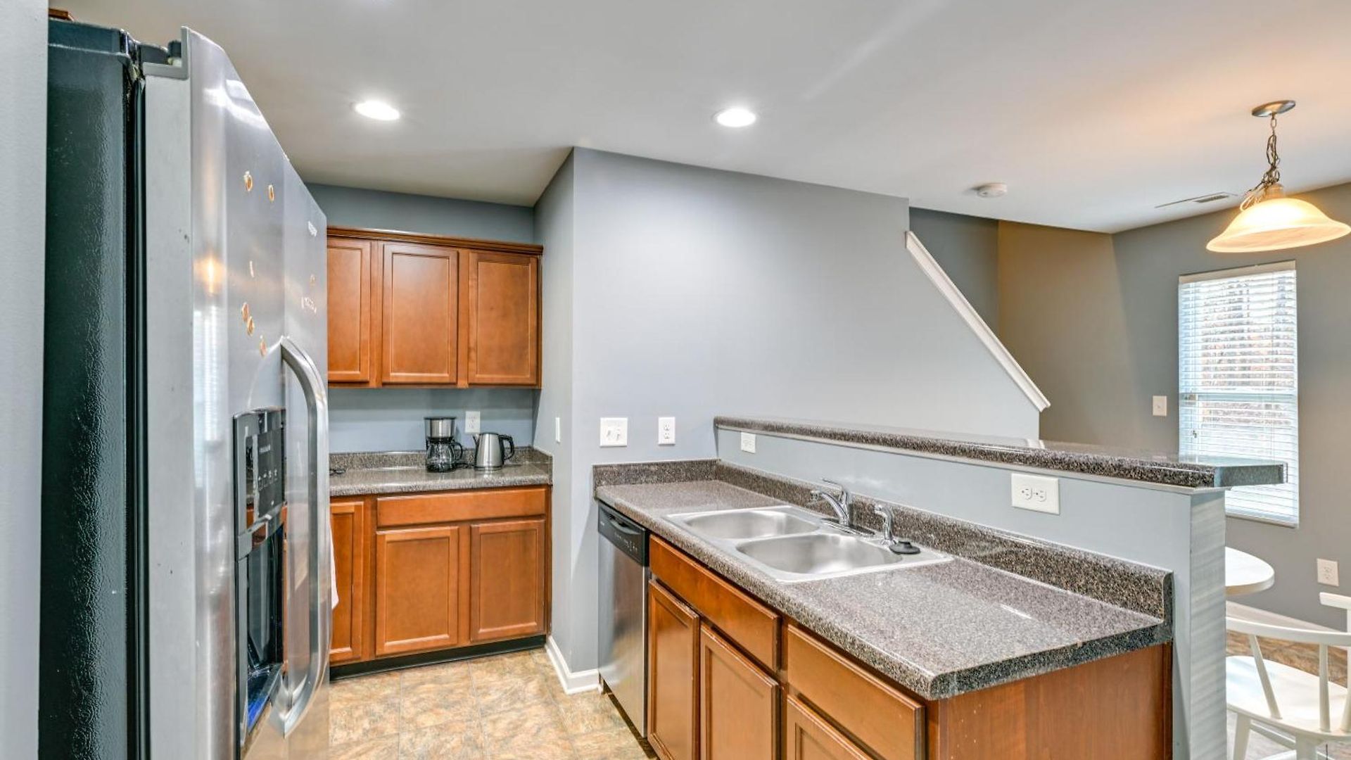 Pet-friendly Just Outside Downtown Charlotte! Holiday home