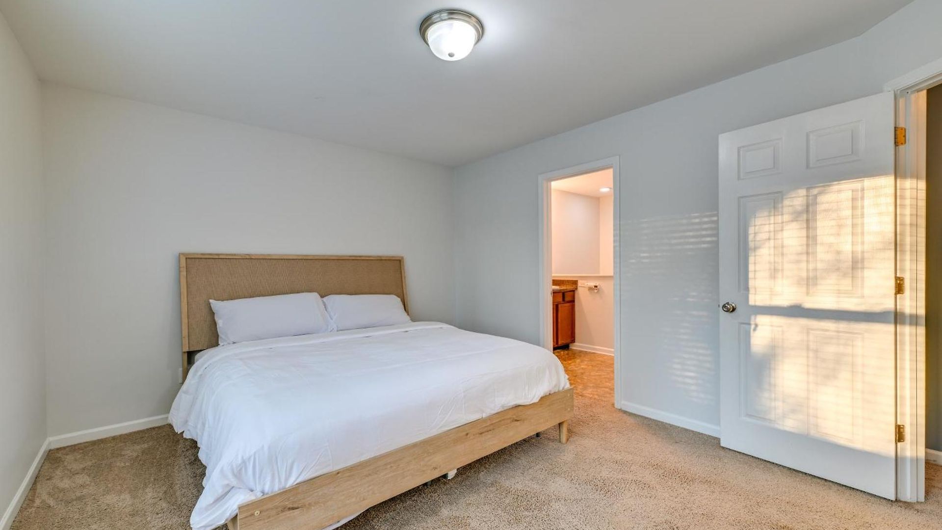 Pet-friendly Just Outside Downtown Charlotte! Holiday home *