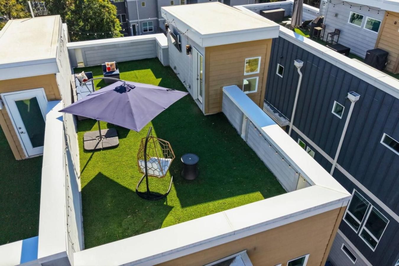 Modern 4-story 3-br Townhome With Rooftop Lounge Holiday home