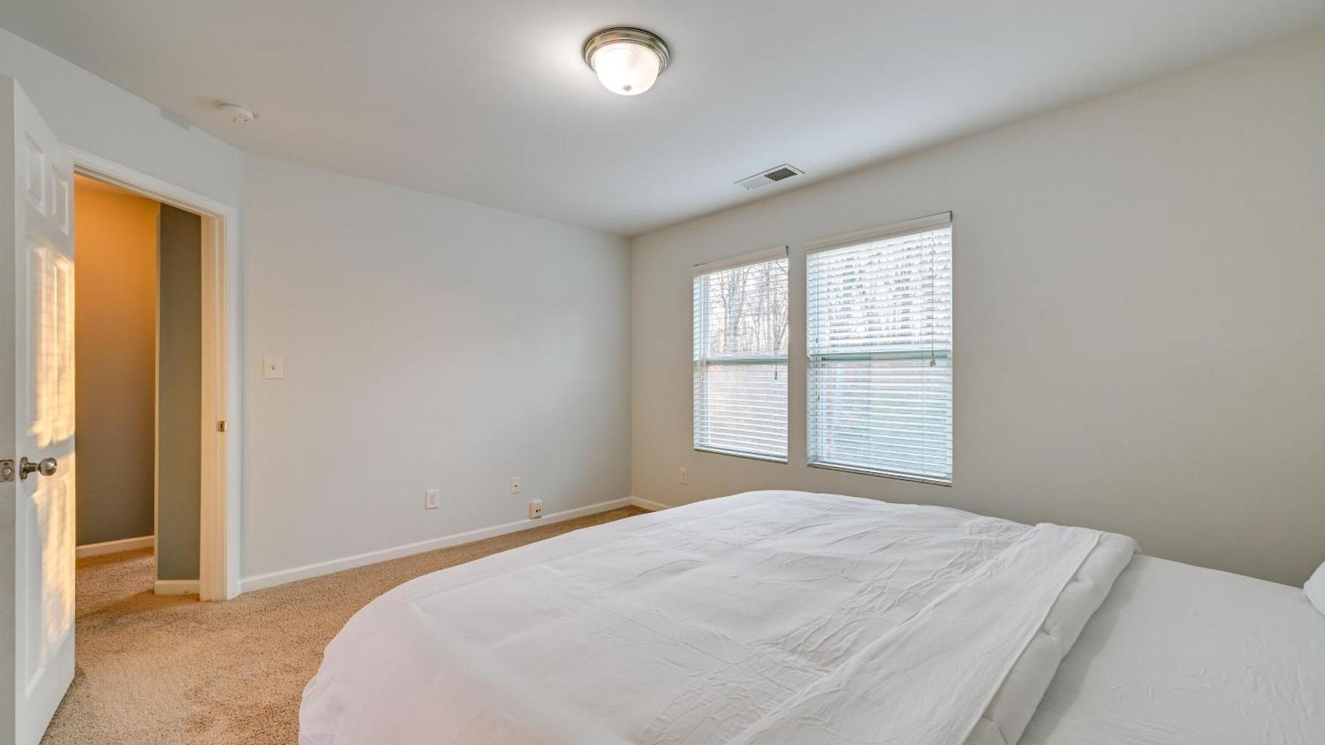Pet-friendly Just Outside Downtown Charlotte! *