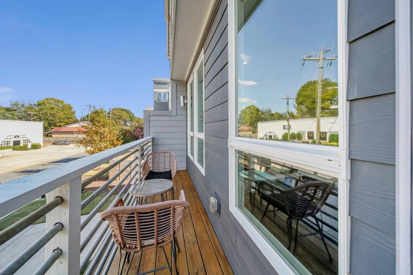 Modern 4-story 3-br Townhome With Rooftop Lounge Charlotte