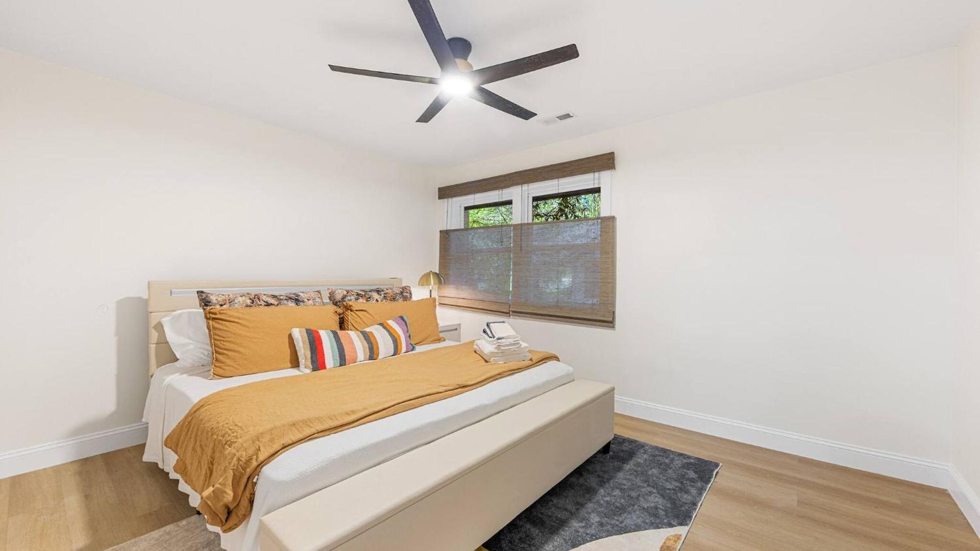 New Shamrock Stunner | King Bed, Pet Friendly * Charlotte