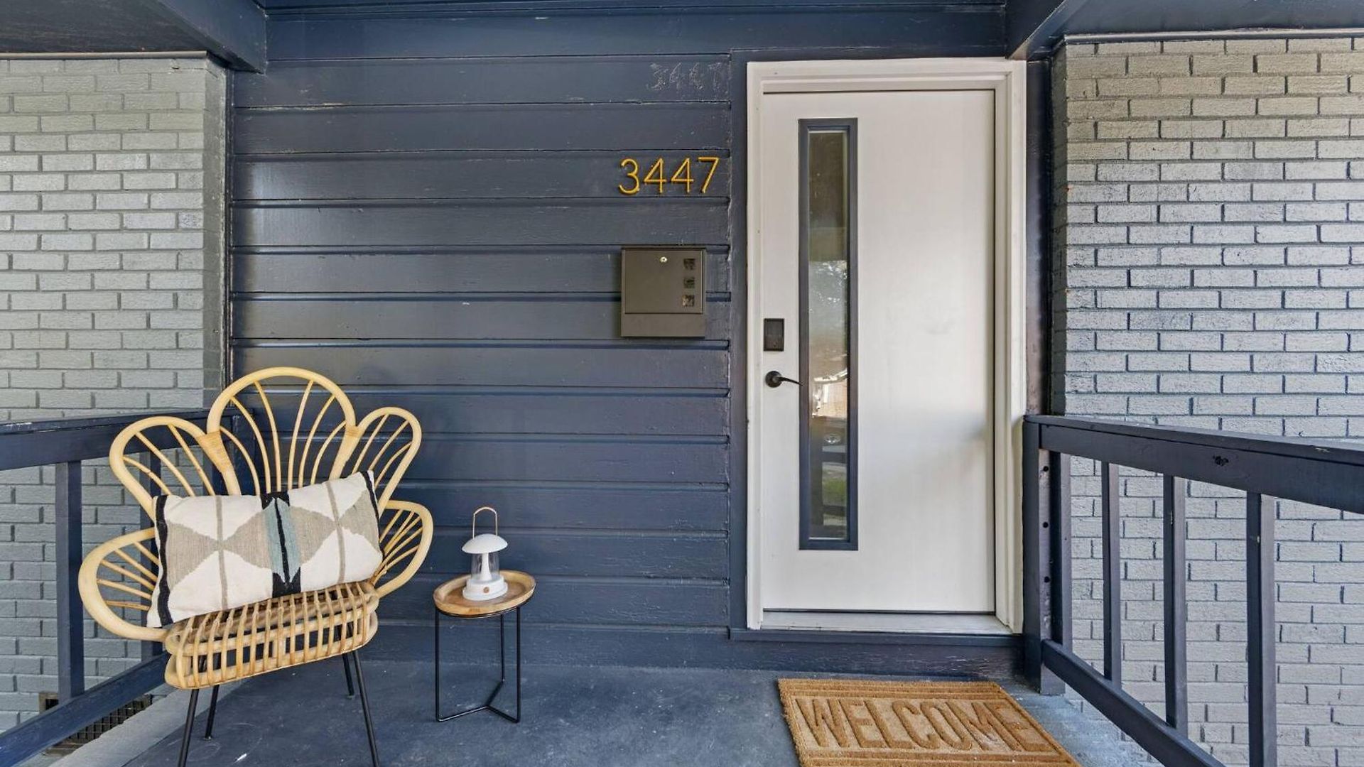 Holiday home *now Available!* Renovated Plaza Shamrock Duplex *