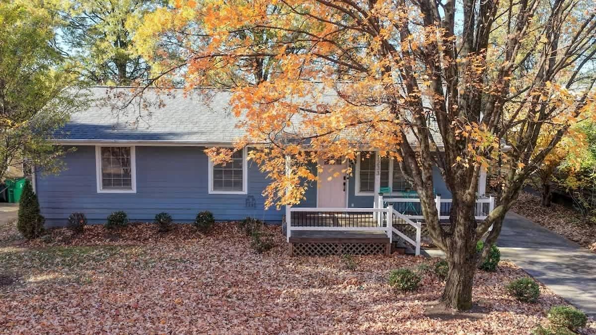 Stylish 4br - Modern & Bright Interior Holiday home