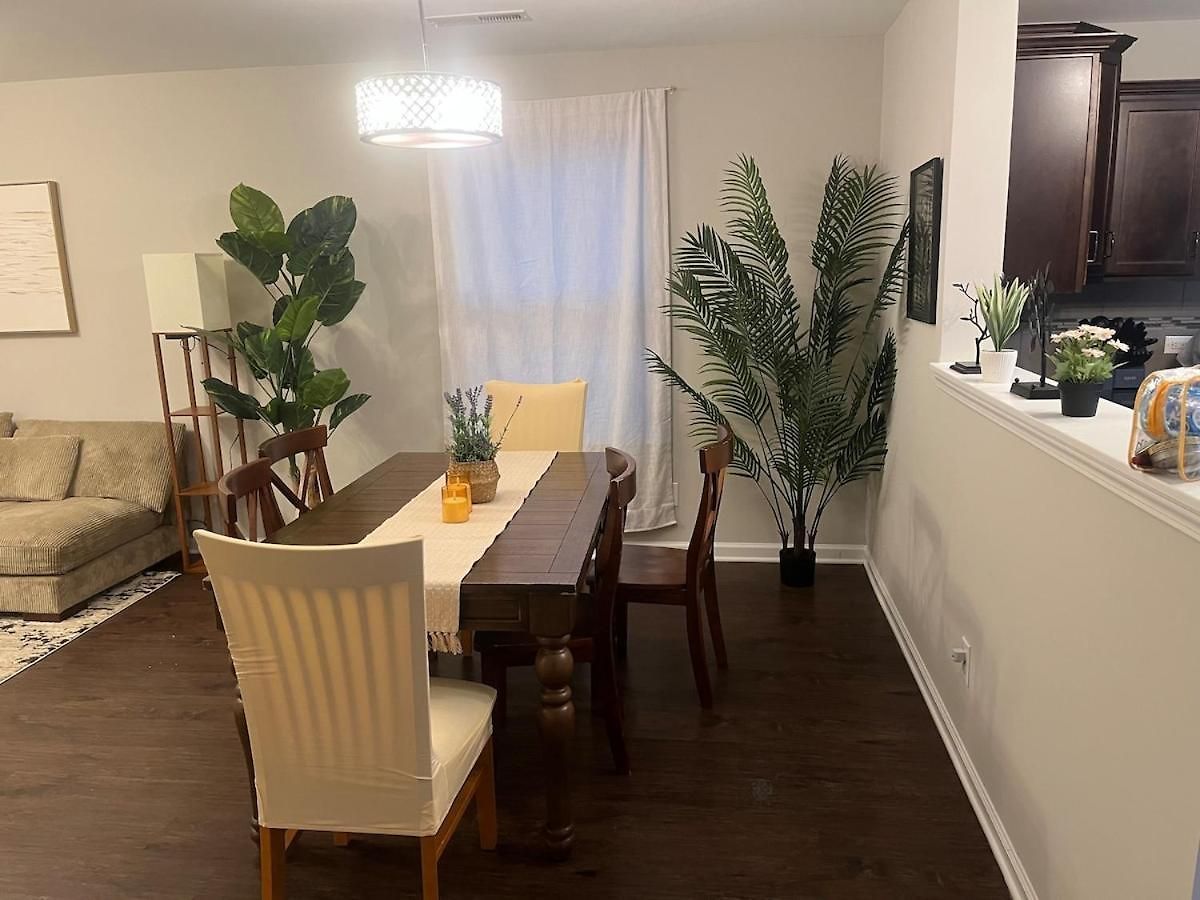 Holiday home Spacious 4 Bedroom House In Area Close To Pnc Pavilion Charlotte