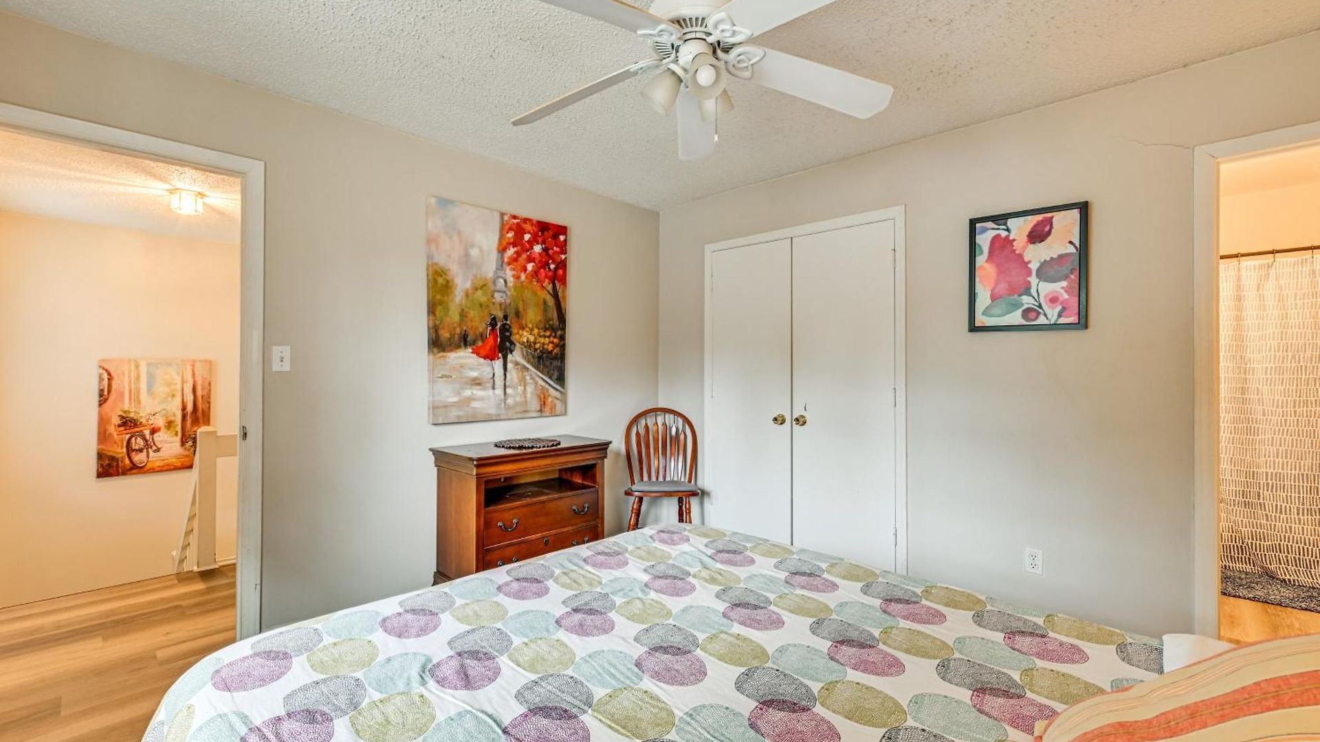 Cozy Family Retreat! In Suburbs *