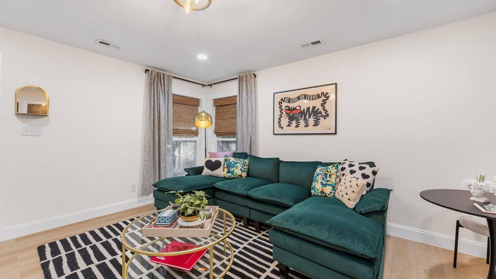 New Shamrock Stunner | King Bed, Pet Friendly Holiday home