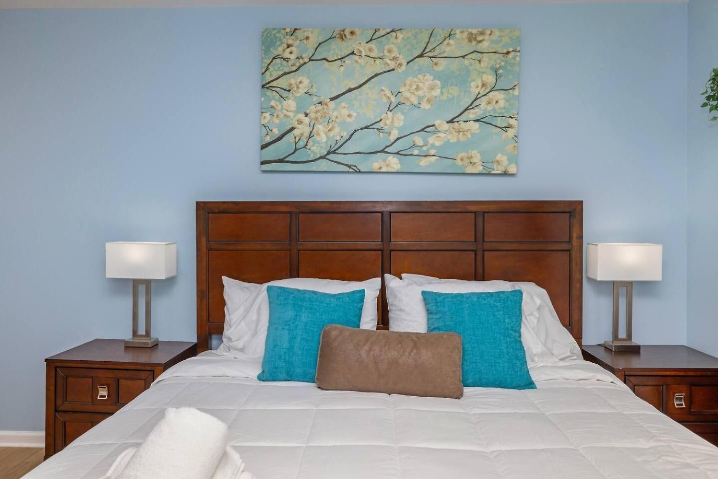 New! Special Intro Rates! Lovely 2 Bedroom Holiday home