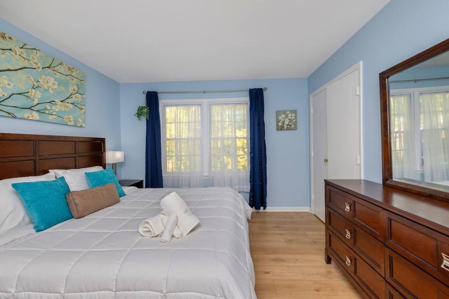 New! Special Intro Rates! Lovely 2 Bedroom Charlotte