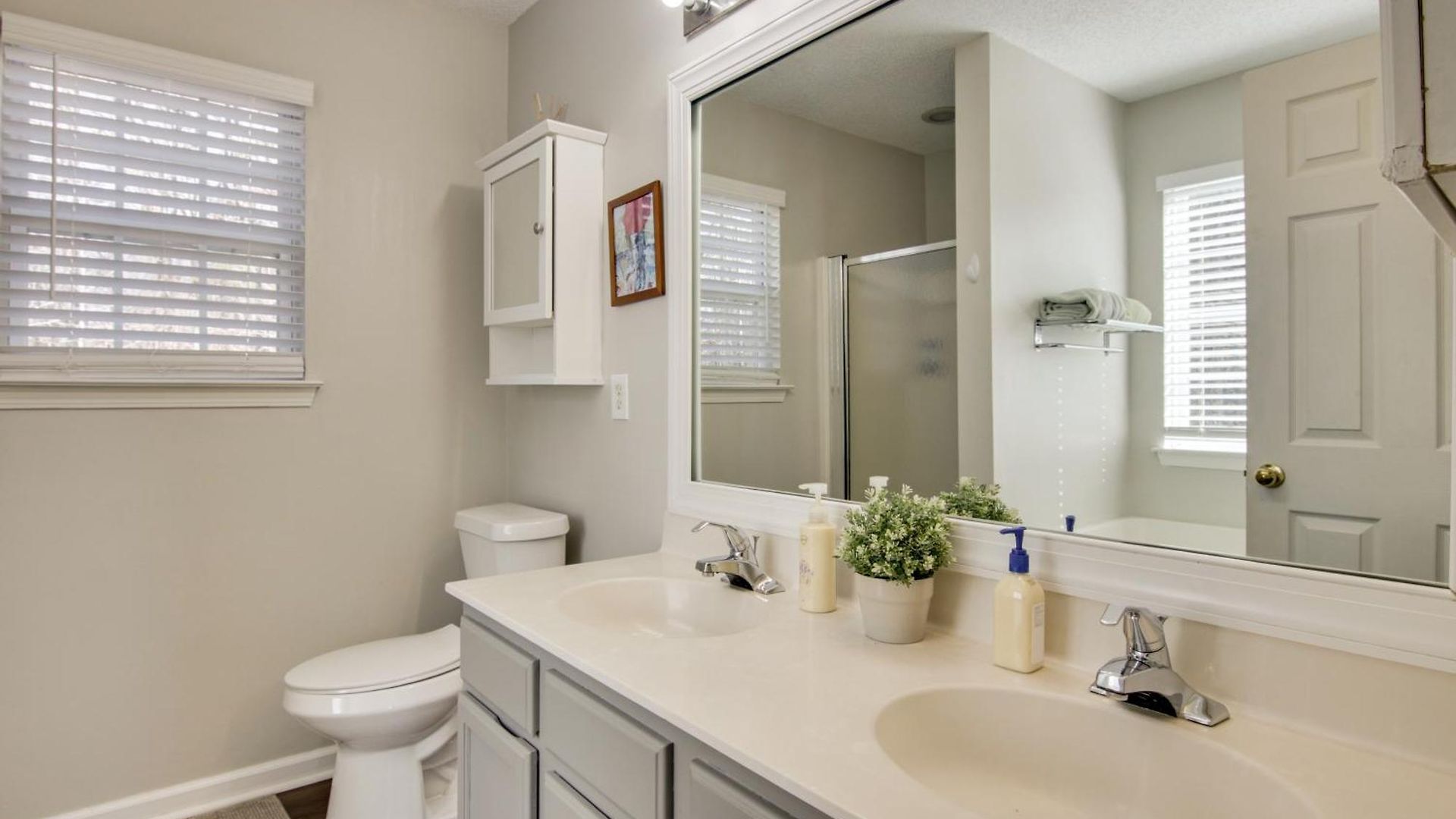 Quiet Oasis In Charlotte! Near Uncc Campus Holiday home *