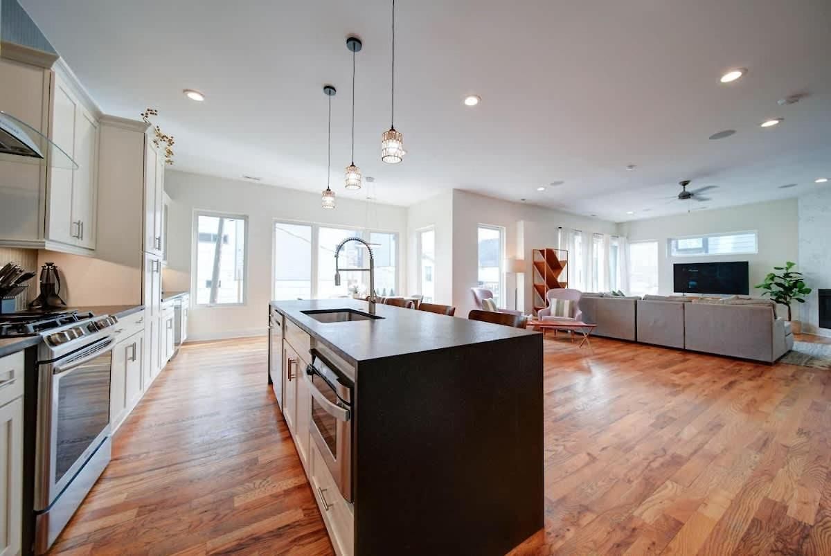 Luxe Townhome Rooftop Hot Tub Parking *