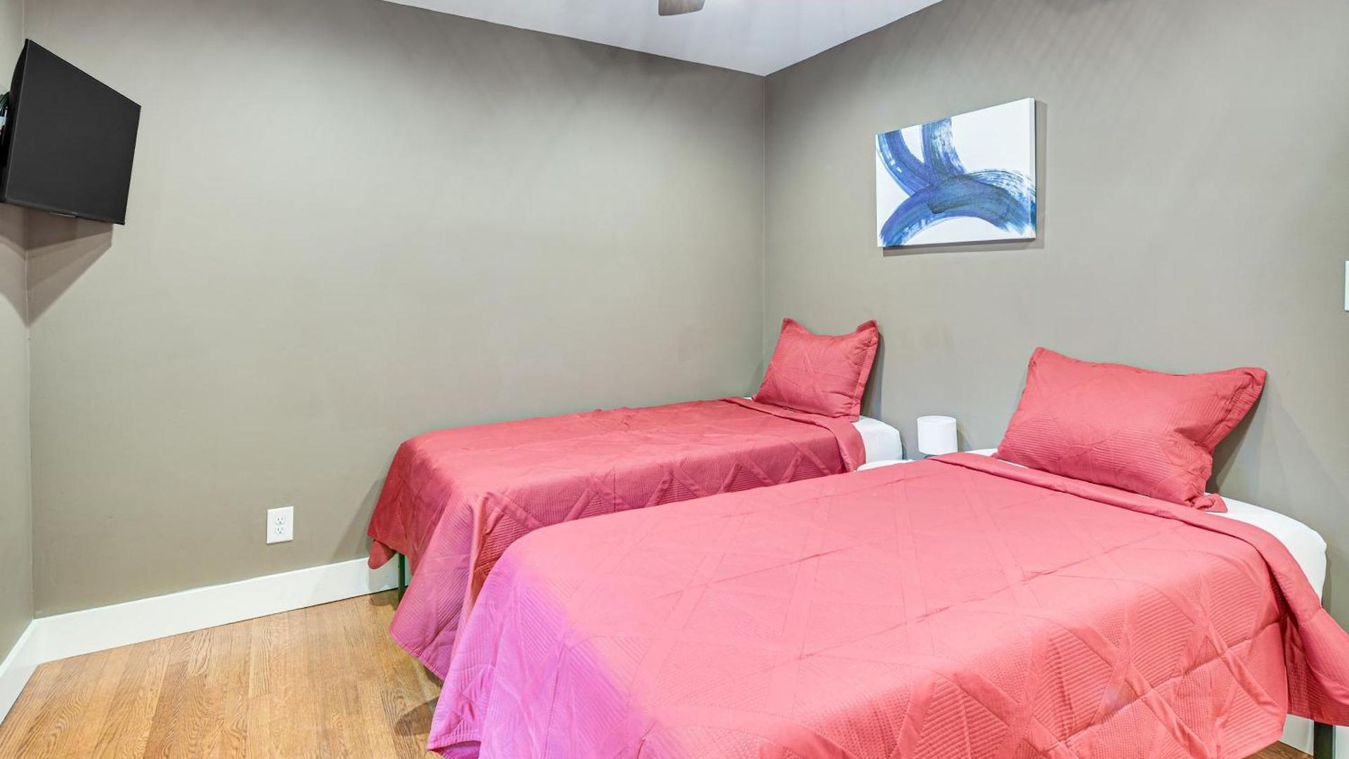 Dog-friendly Yard, 5 Mi To Uptown: