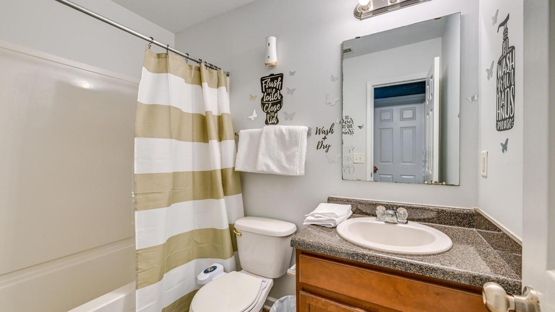 Pet-friendly Just Outside Downtown Charlotte!