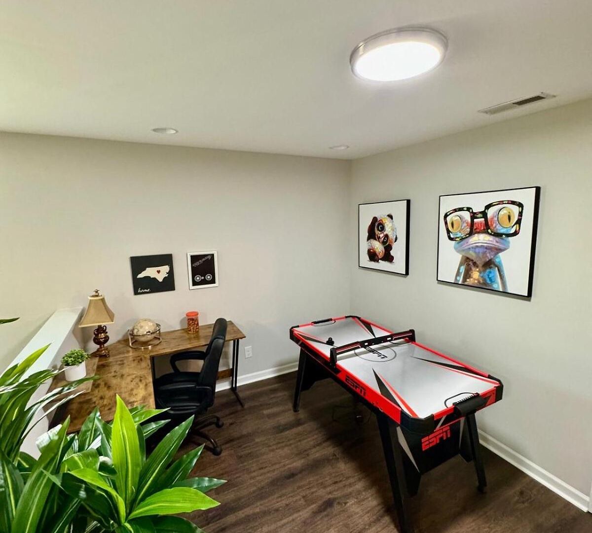 Holiday home Spacious 4 Bedroom House In Area Close To Pnc Pavilion