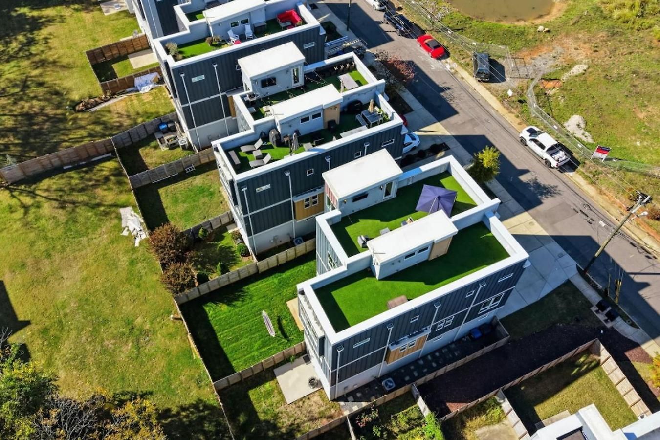 Modern 4-story 3-br Townhome With Rooftop Lounge * Charlotte