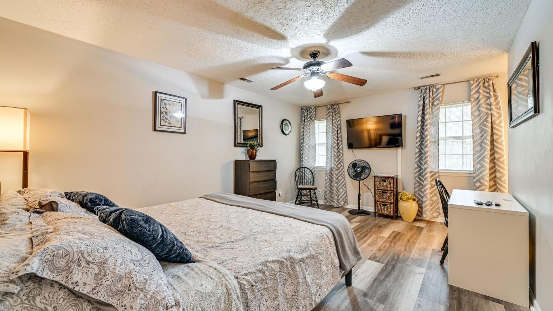 Holiday home Cozy Family Retreat! In Suburbs *