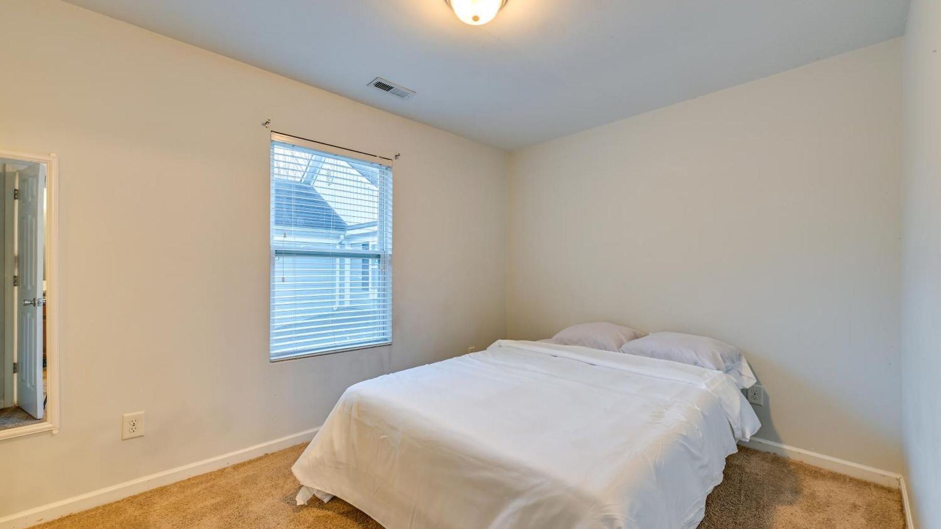 Holiday home Pet-friendly Just Outside Downtown Charlotte!