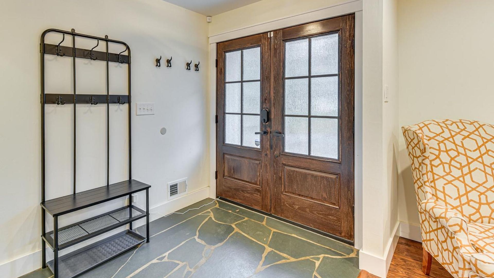 Dog-friendly Yard, 5 Mi To Uptown: *