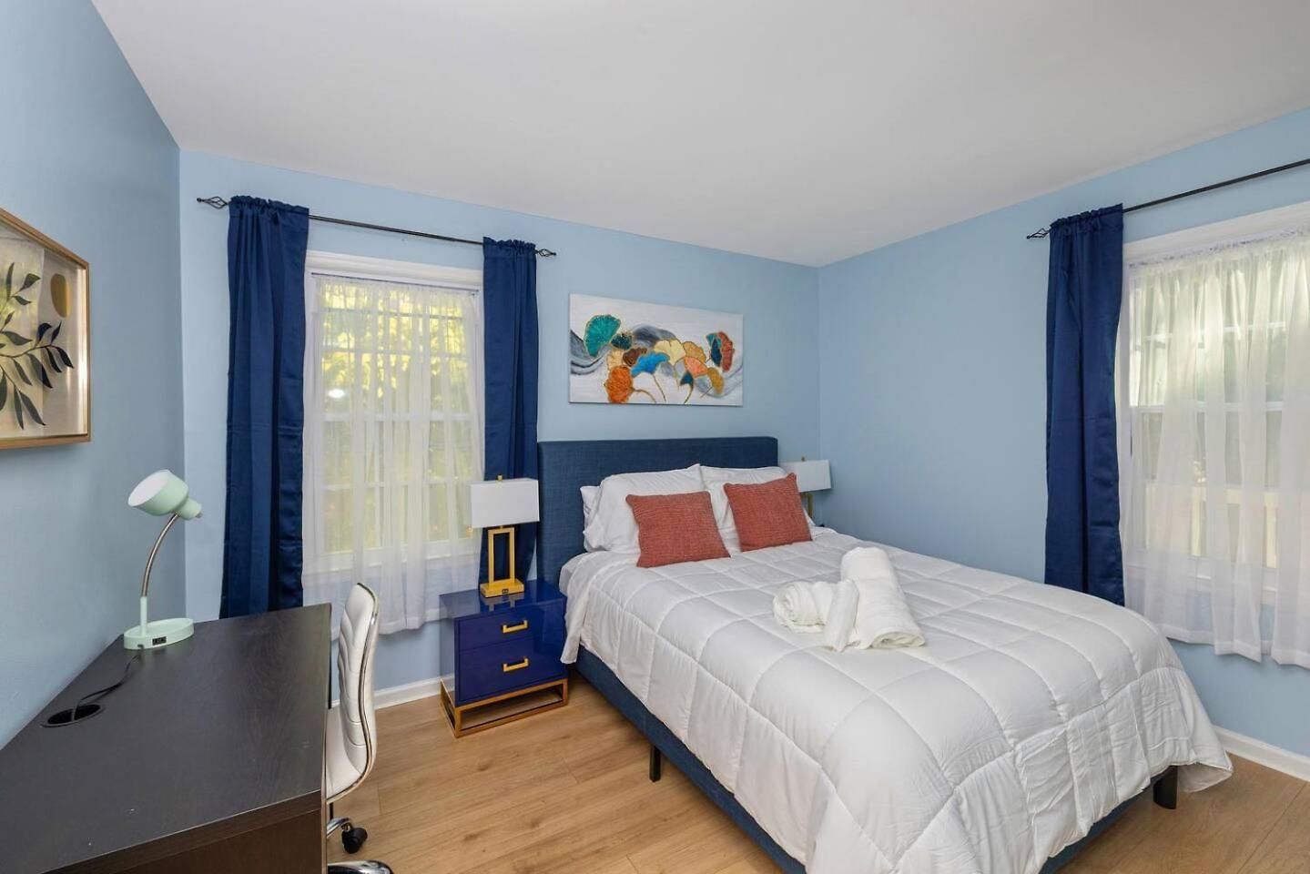 Holiday home New! Special Intro Rates! Lovely 2 Bedroom Charlotte