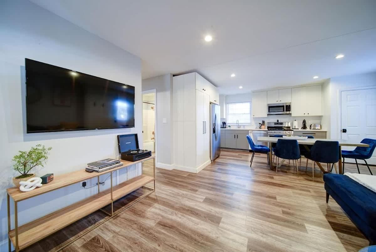 Stylish 4br - Modern & Bright Interior Charlotte