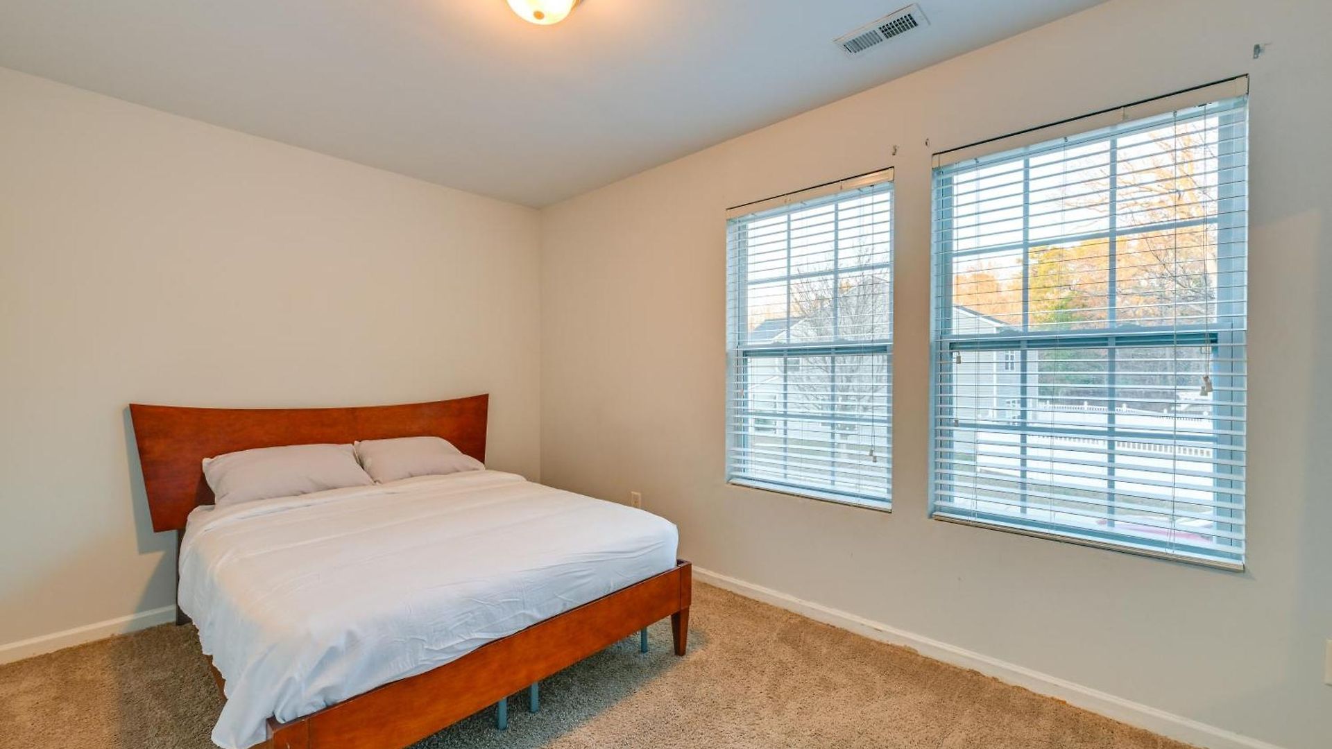 Pet-friendly Just Outside Downtown Charlotte! * Charlotte