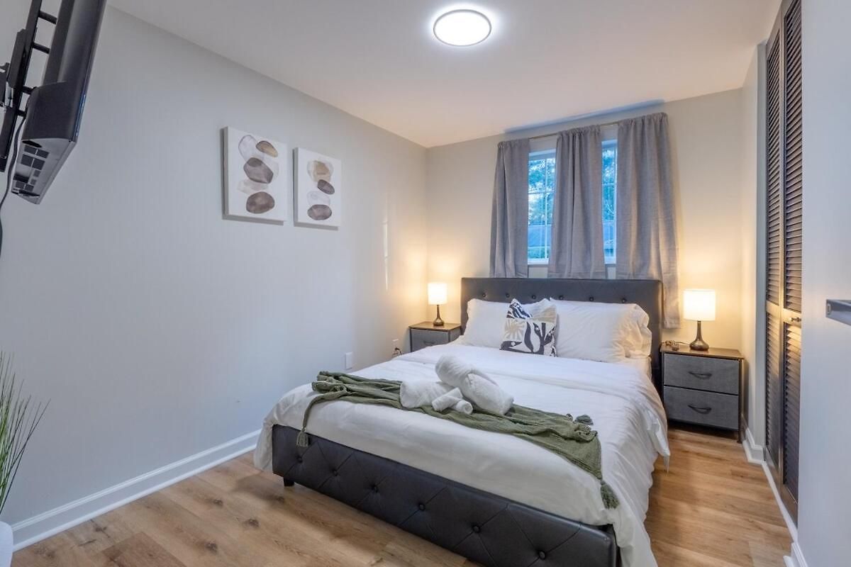 Ballantyne 3br House, Privateyard, Work Desk & 1 Gig Wi-fi Holiday home