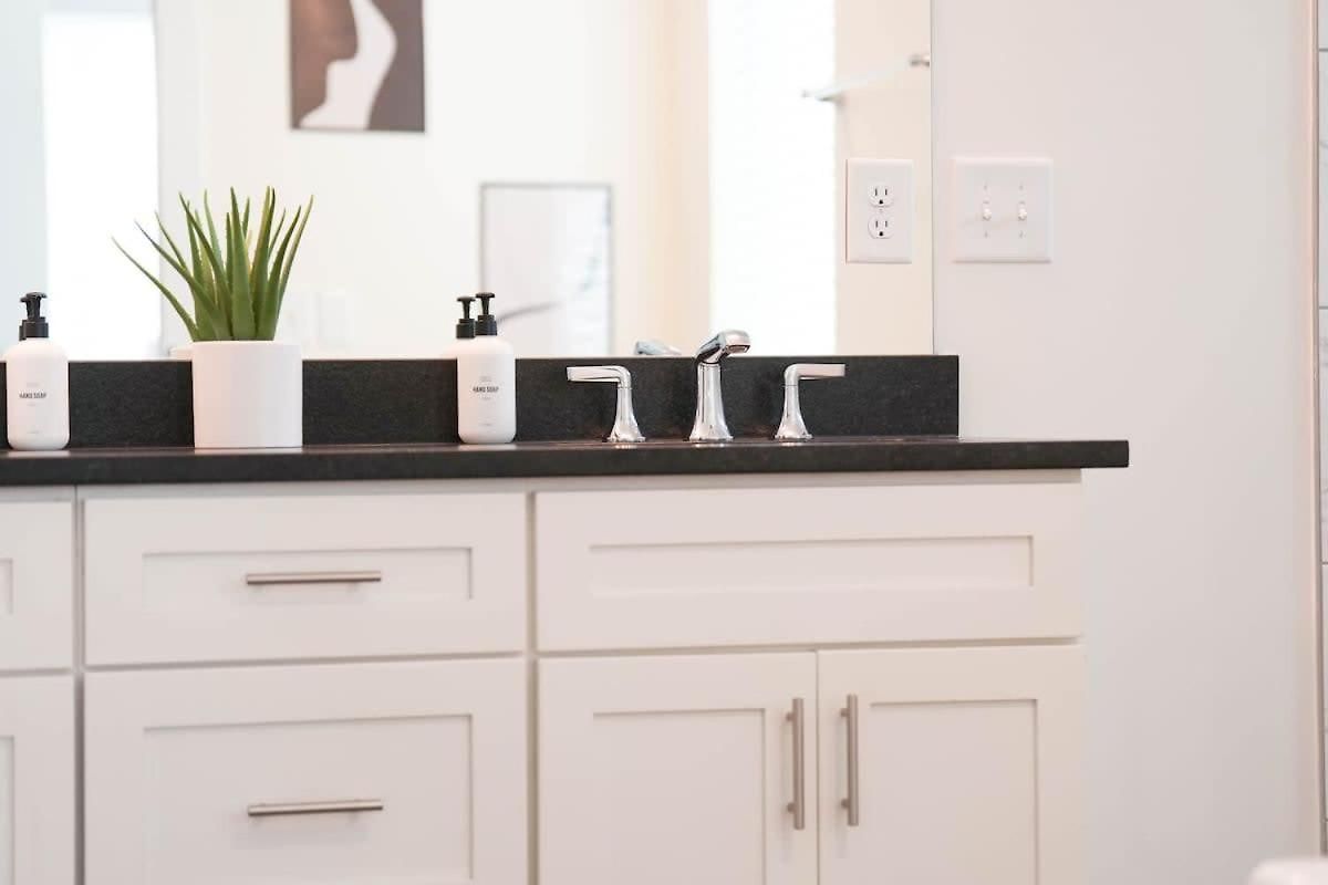Luxe Townhome Rooftop Hot Tub Parking Holiday home *