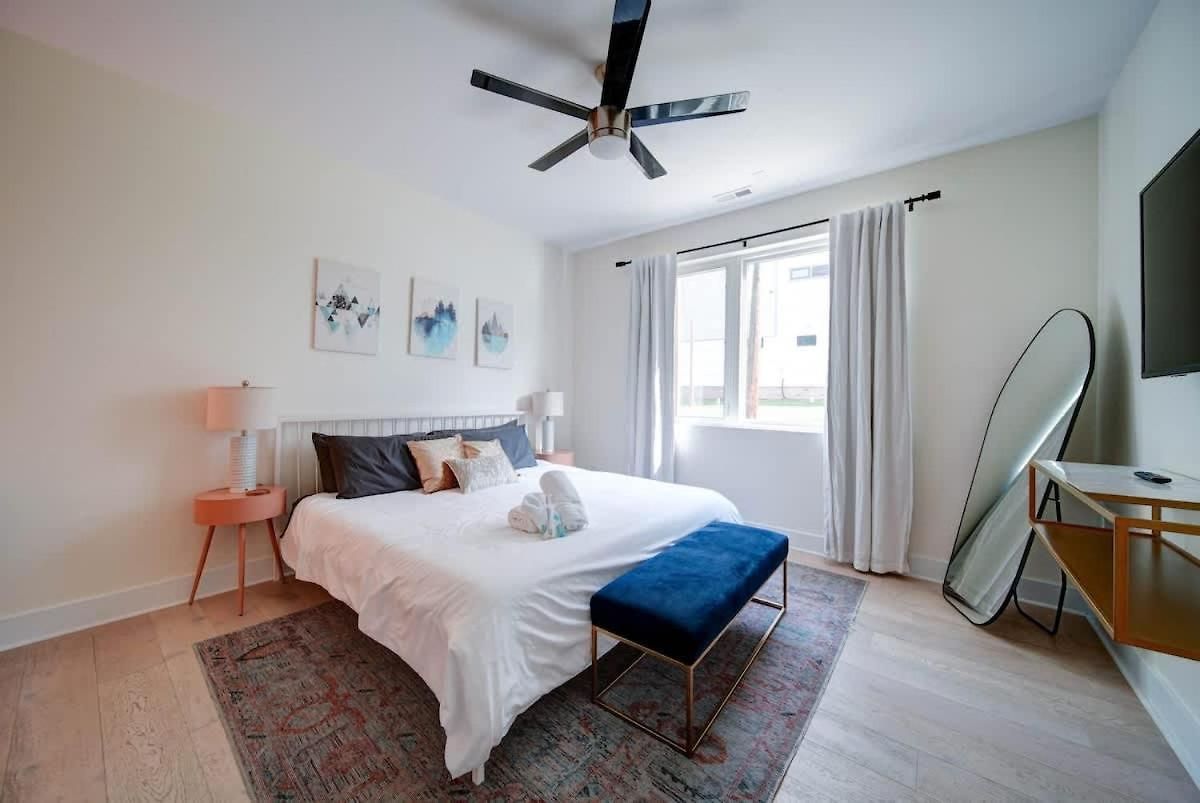 Luxe Townhome Rooftop Hot Tub Parking Charlotte