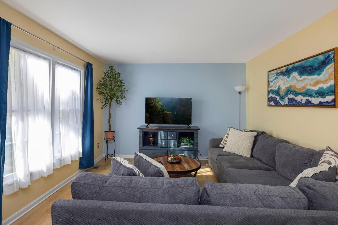 New! Special Intro Rates! Lovely 2 Bedroom *