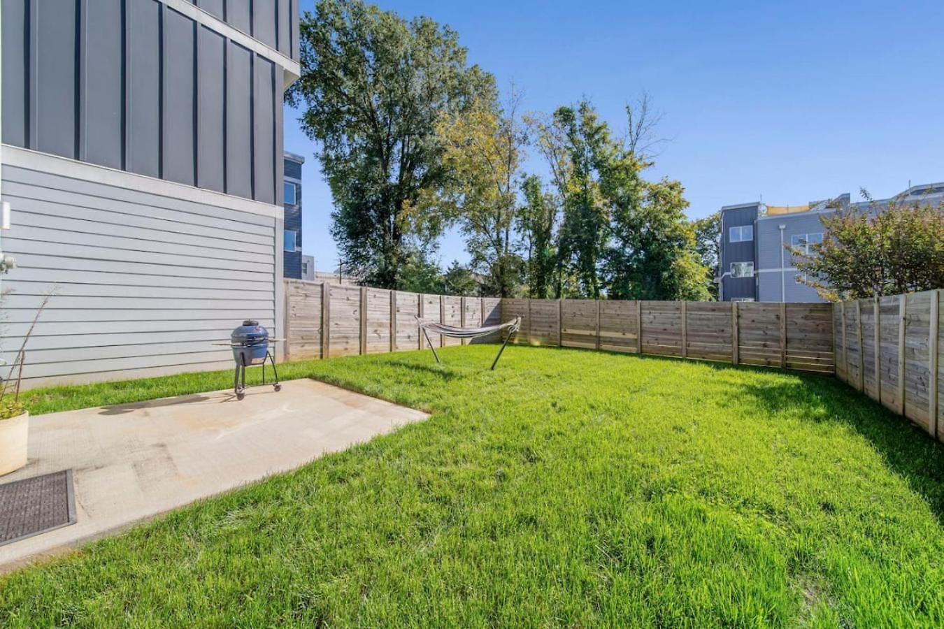 Modern 4-story 3-br Townhome With Rooftop Lounge Holiday home *