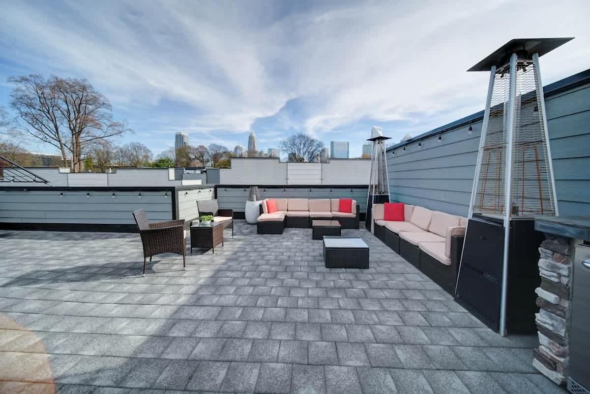 Modern Rooftop Townhome W Hot Tub & Skyline Views Holiday home
