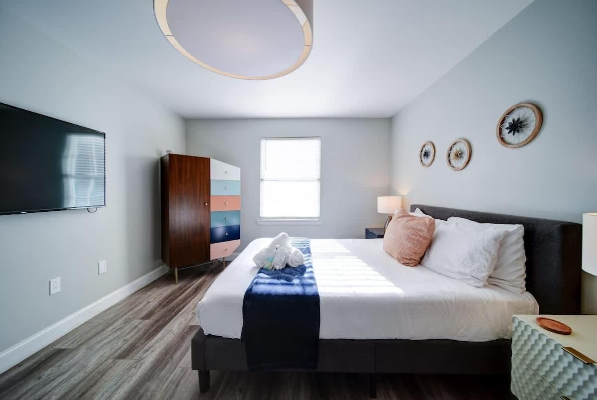 Stylish 4br - Modern & Bright Interior Holiday home
