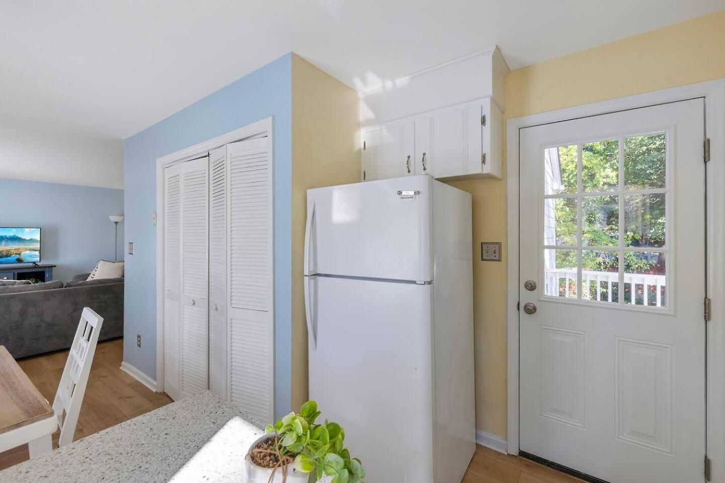 New! Special Intro Rates! Lovely 2 Bedroom