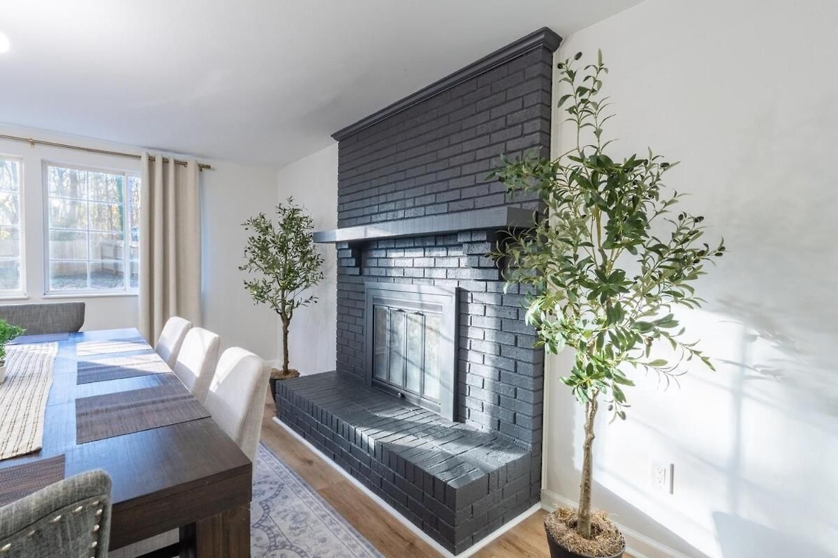 Ballantyne 3br House, Privateyard, Work Desk & 1 Gig Wi-fi * Charlotte