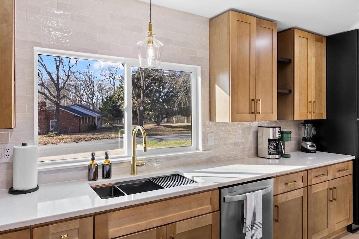 Holiday home 4 Kings-1 Queen-gameroom-lounge-luxury Home-4k1q2t Charlotte